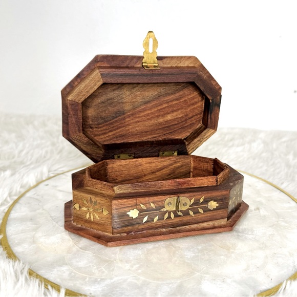 Vintage Wood Trinket Box with Brass Inlay - Picture 3 of 14